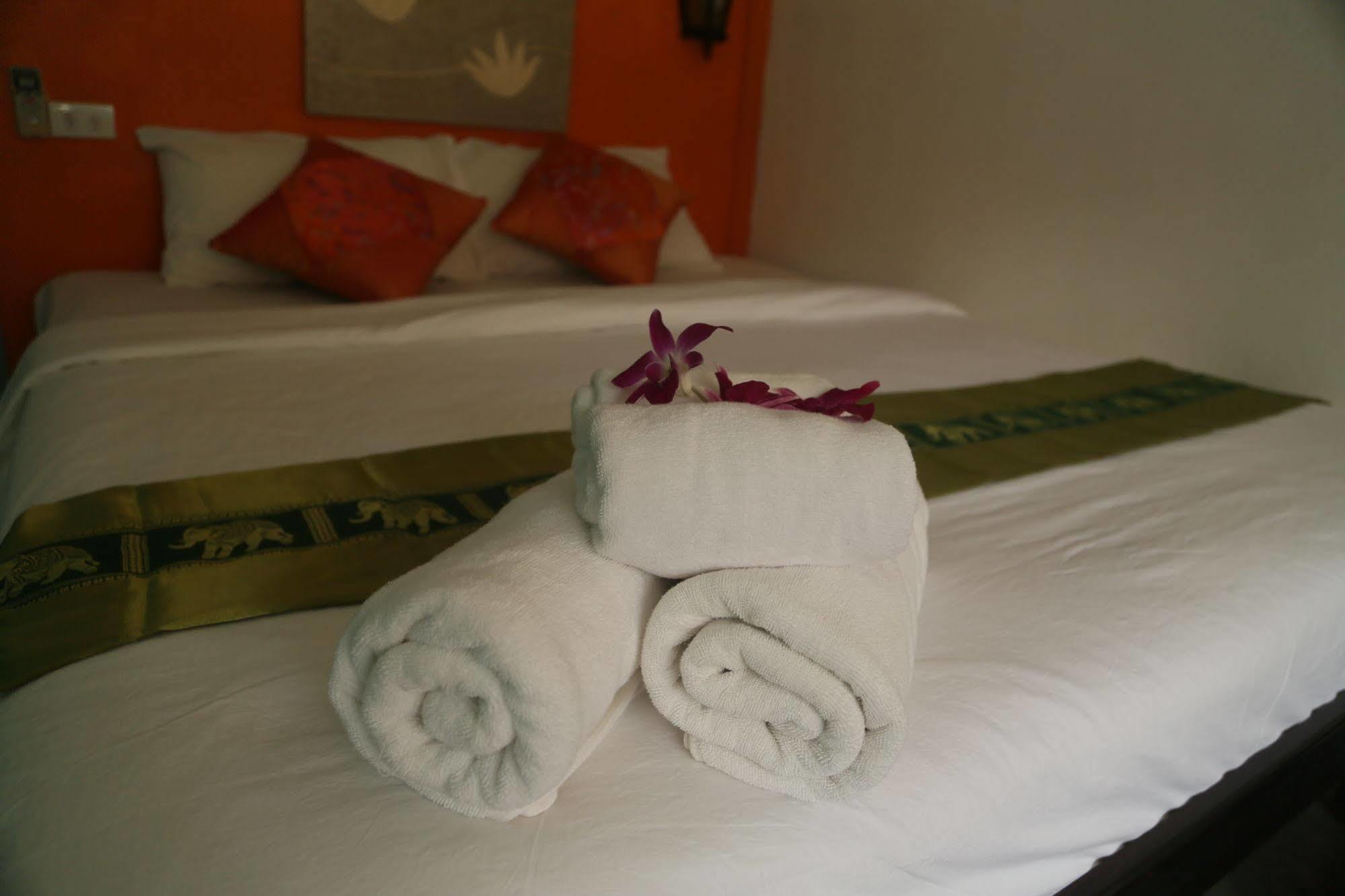 Boondaree Home Resort Pantai Kata Luaran gambar
