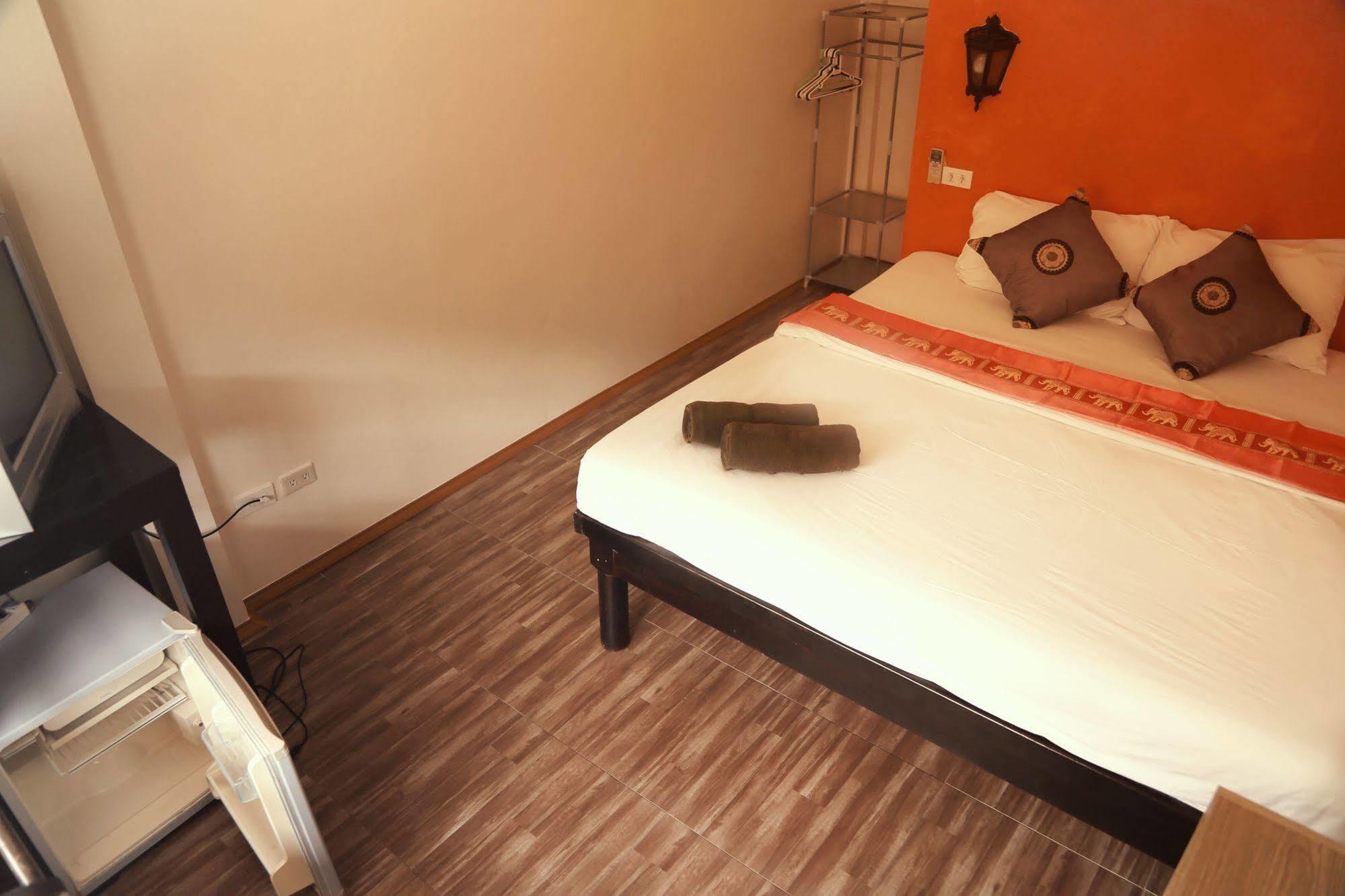 Boondaree Home Resort Pantai Kata Luaran gambar