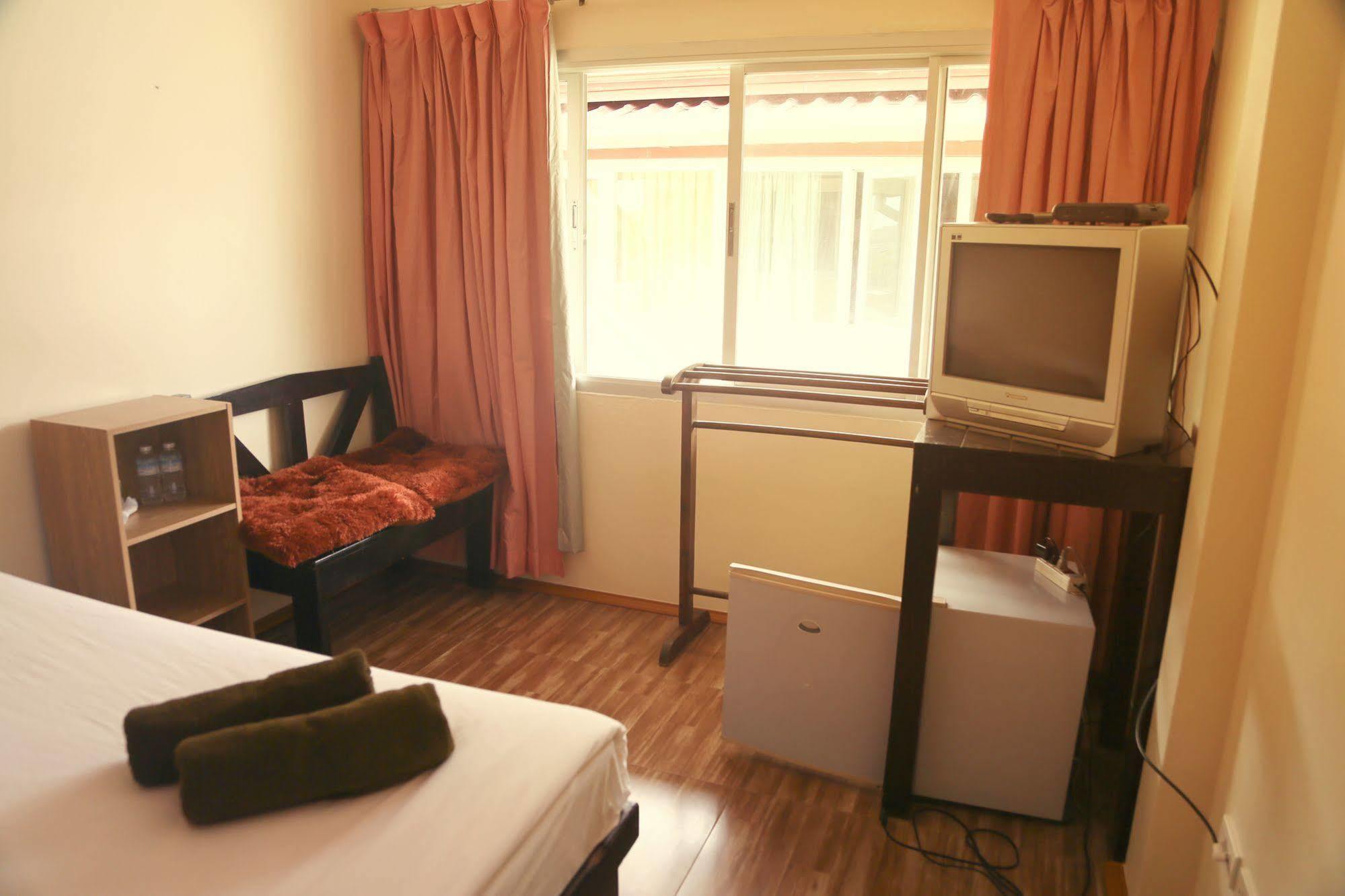 Boondaree Home Resort Pantai Kata Luaran gambar